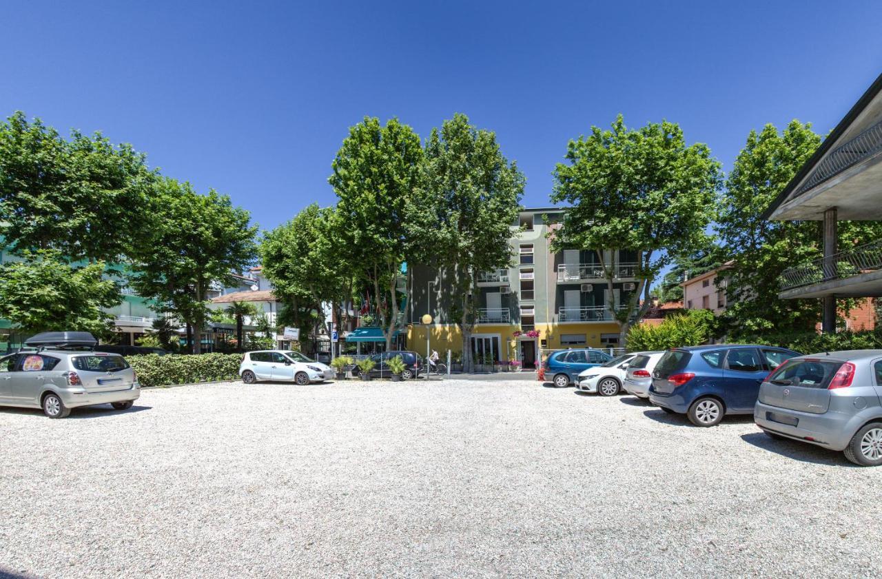 Hotel Castellucci Bellaria-Igea Marina Exterior foto